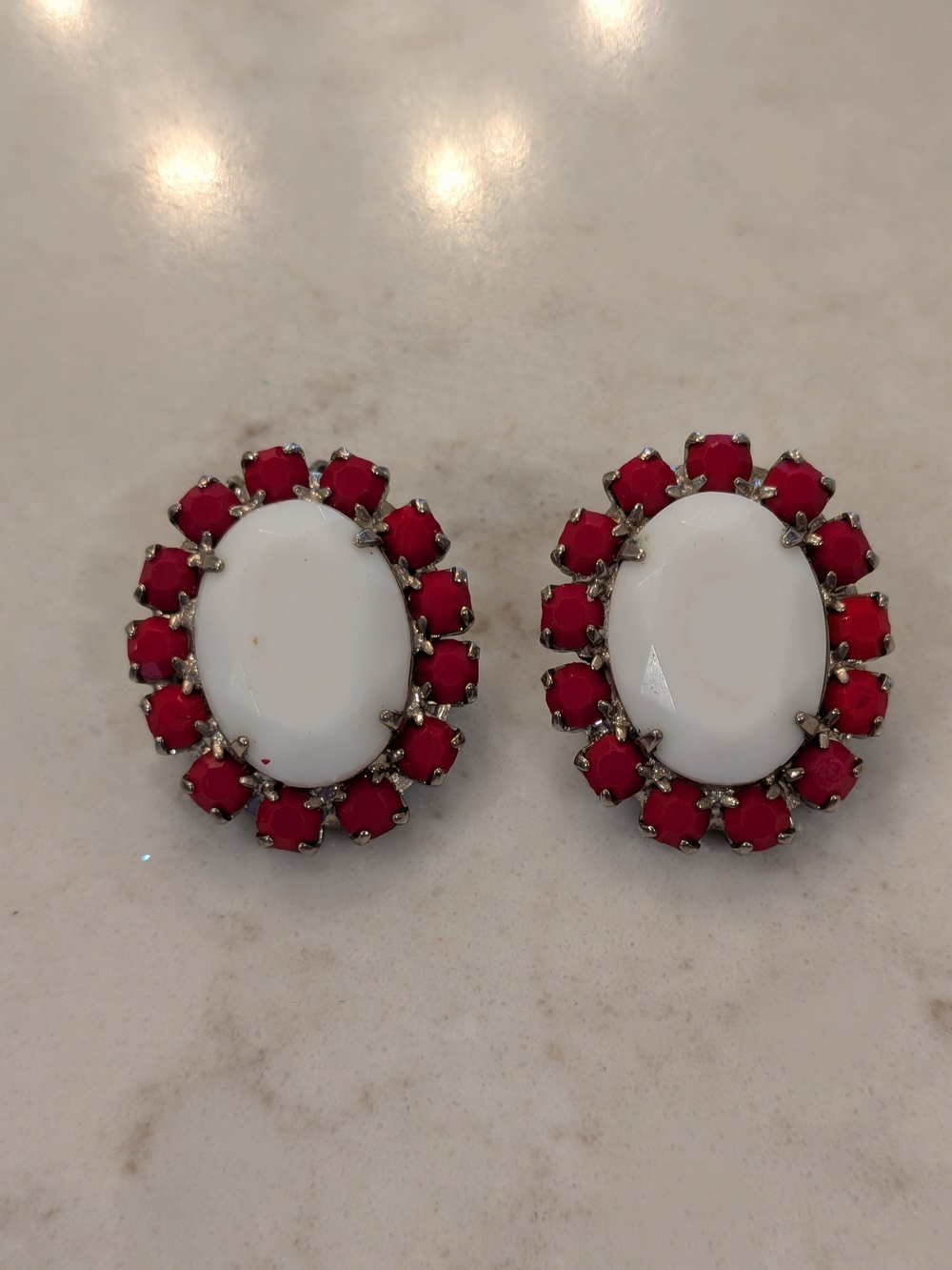 B#2:White Center Red Halo Oval Clip-On Earrings - Women Jewelry